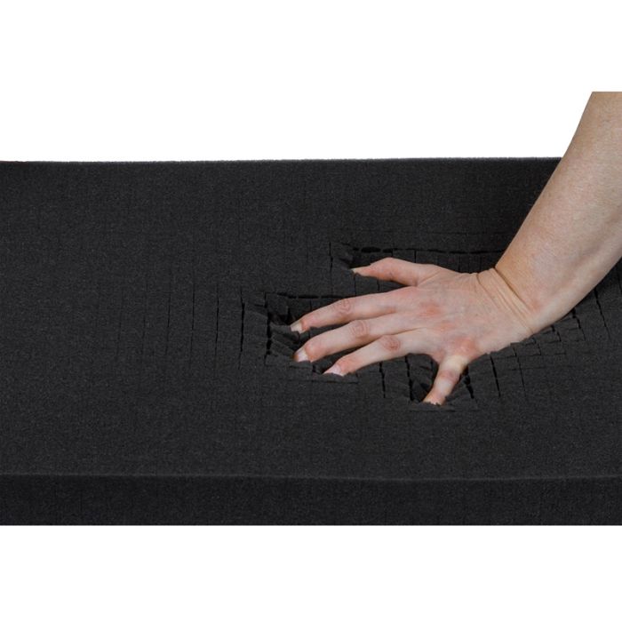 Rasterstanzung-560x360x50-mit-Hand-web-02