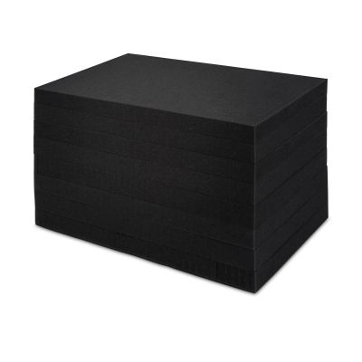 Drei übereinanderliegende schwarze Rasterschaumstoffe für den sicheren Transport in Euroboxen