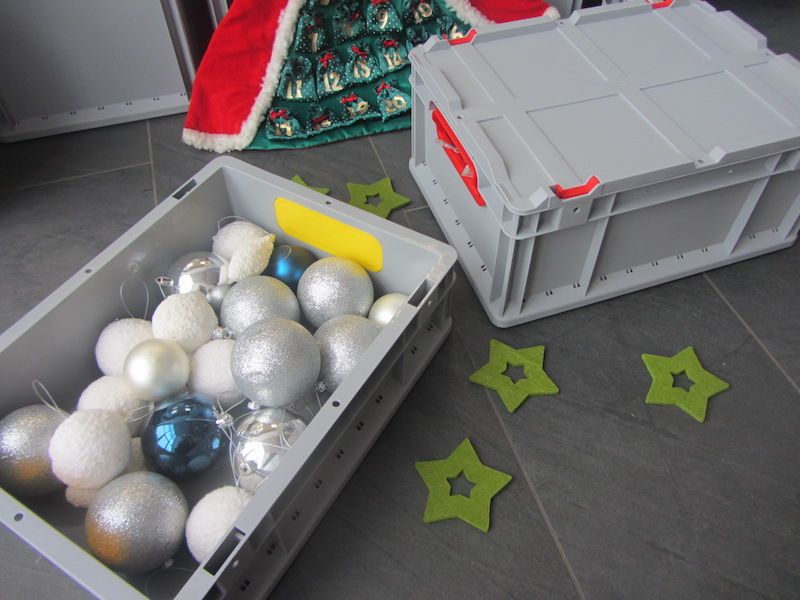 weihnachtskugeln-in-boxen
